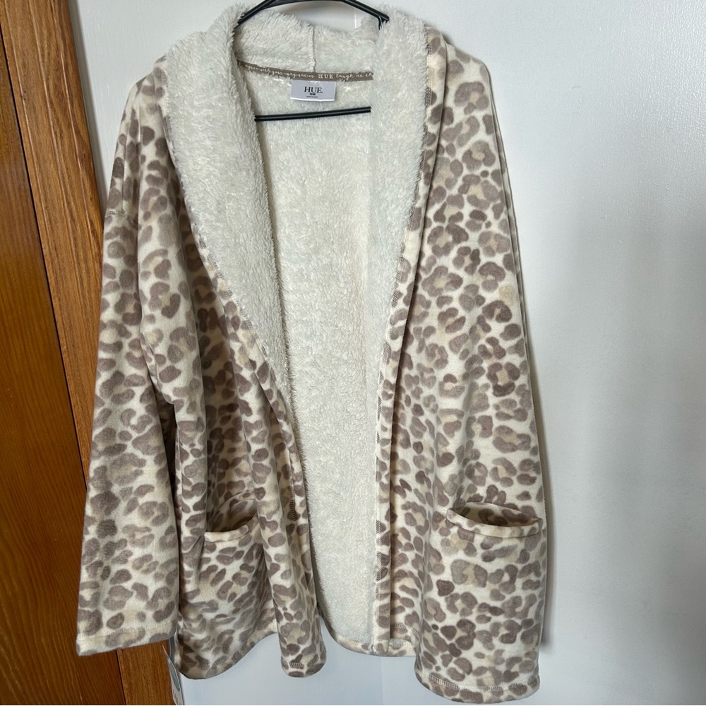 HUE Cream and Brown robe Cozy Fleece cover up